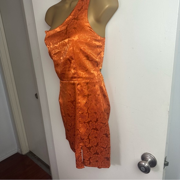 Lucy In The Sky Satin Rose Jacquard One Shoulder Knot Back Mini Dress in Rust M - Picture 4 of 16